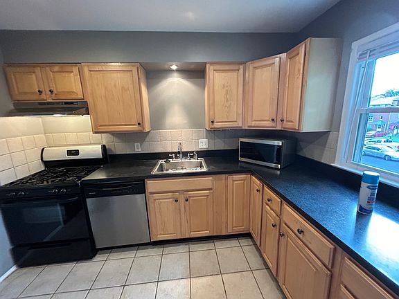 3rd image of 13720 Penwith Ct
