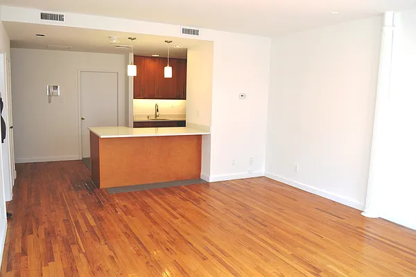 Rented by Tabak Real Estate | media 2
