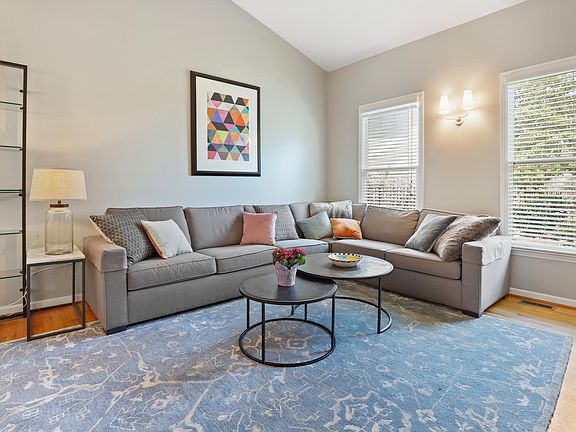 5th image of 109 Crane Meadow Pl