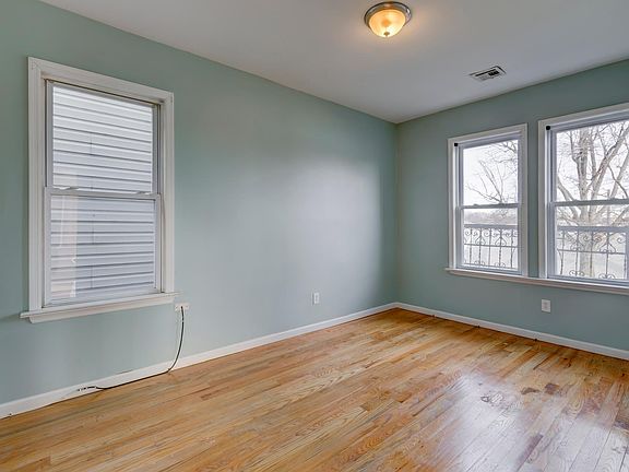 4th image of 194 Verona Ave #3