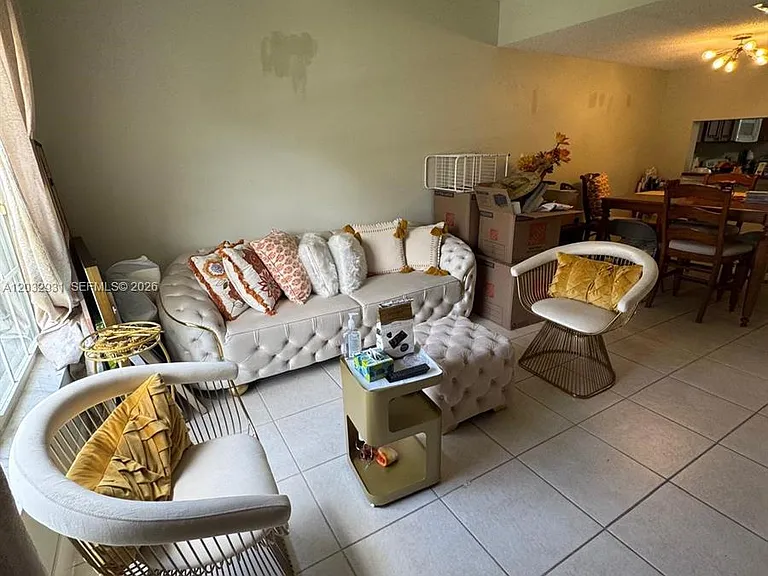 16682 Hemingway Dr — Photo 2