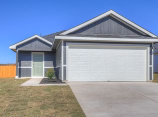 307 Wild Goose Dr, Luling, TX 78648