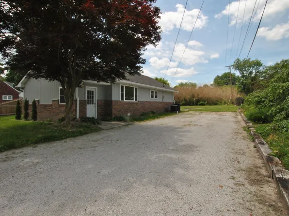 506 N Main St, Mooresville, IN 46158