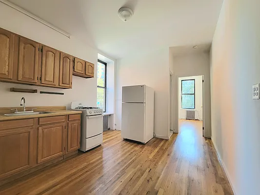 Rented by AZ REALTY NYC LLC | media 6