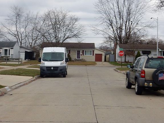 5th image of 38527 Scott Dr