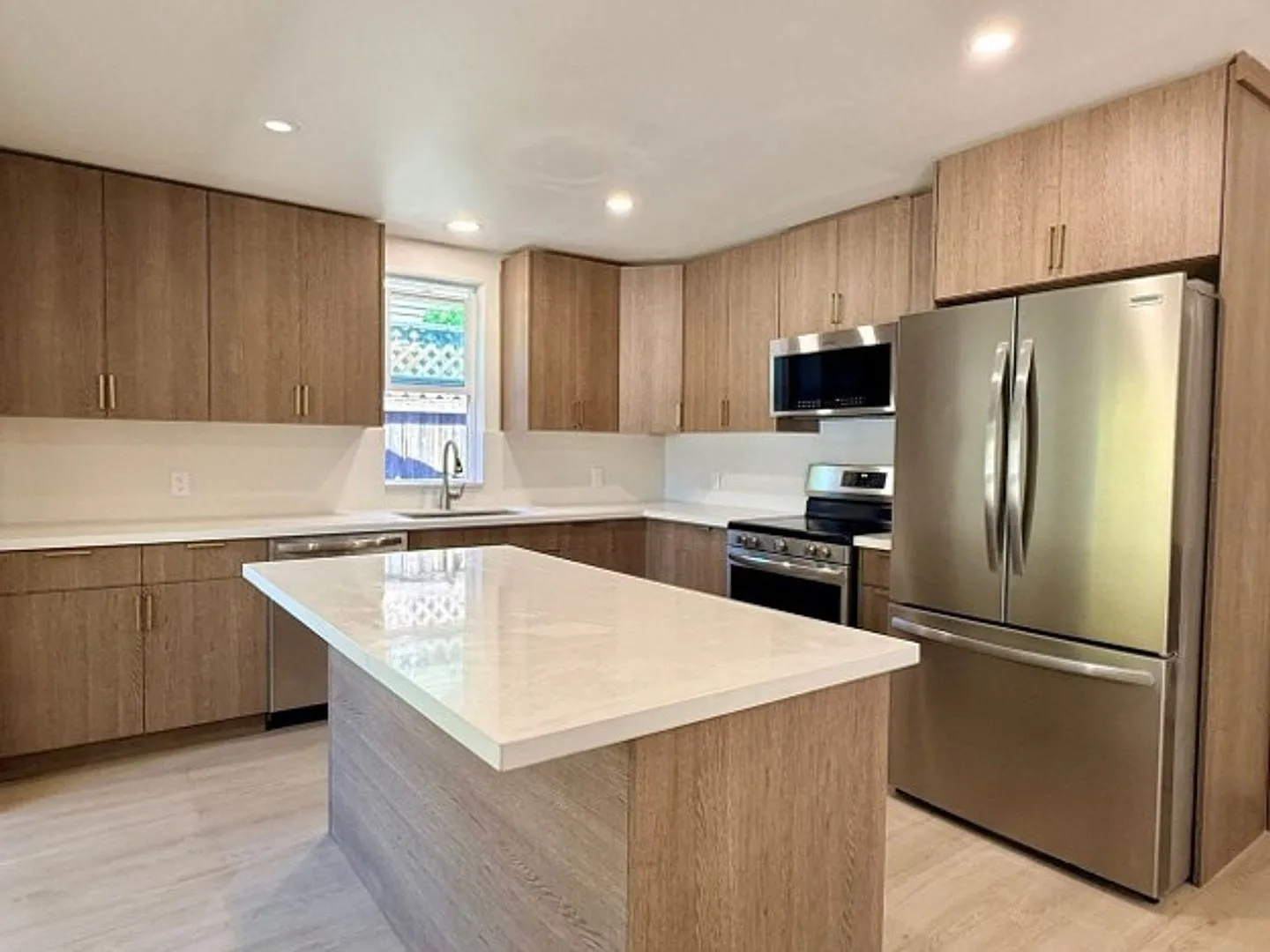 Completely Remodeled conveniently located 3-Bedroom Edmonds Home with private RV/Boat Parking!! — Photo 3