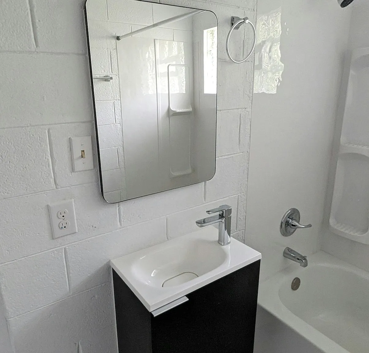 1211 North Driver Street, Unit 1211 A — Photo 3