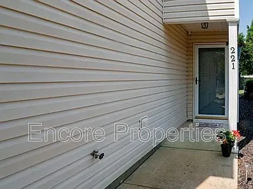 221 Danesway Dr Photo 1