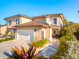 820 Date Palm Ln, St Petersburg, FL 33707