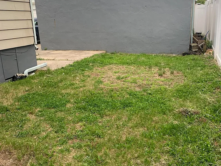 47 Holly St #2 — Photo 25
