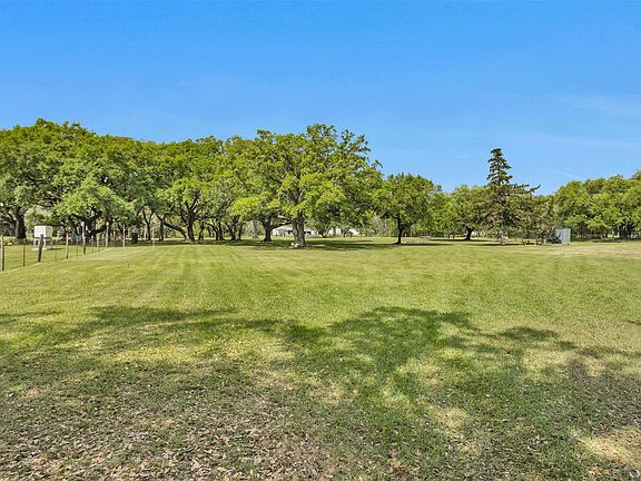 3rd image of 4402 Spears Rd
