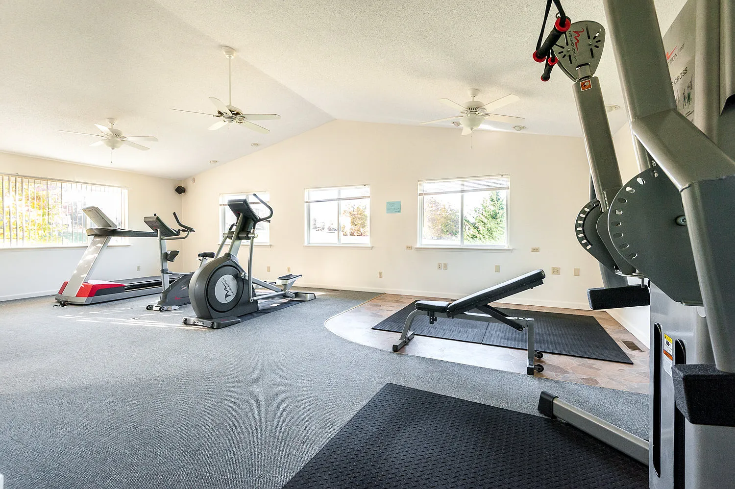 Longview Oaks Apartments — Photo 3