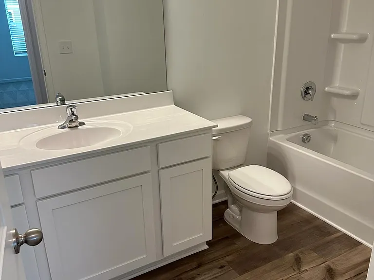 2nd Full Bath in 2nd Floor