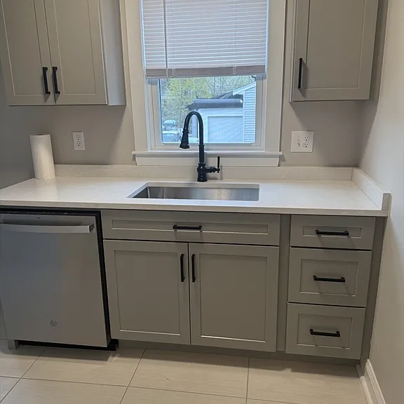 138 Allen St #1 — Photo 5