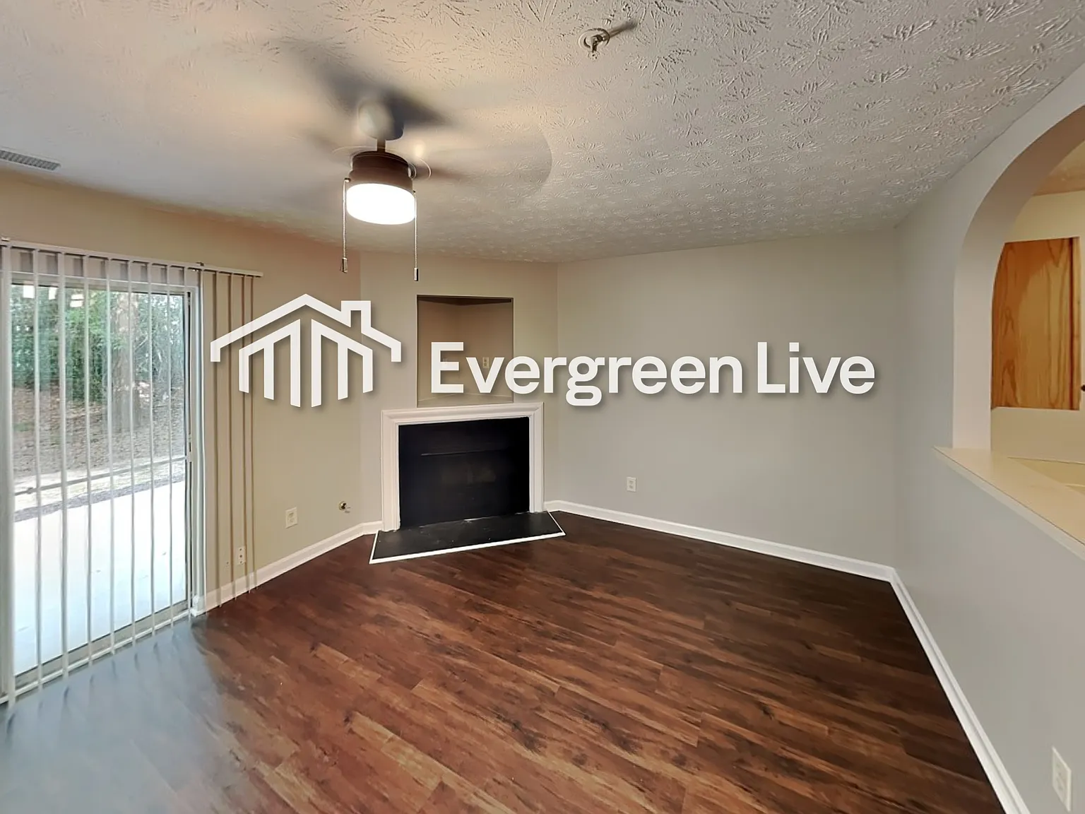 2 bed, 2.0 bath, 1350 sqft, $1,395 — Photo 2