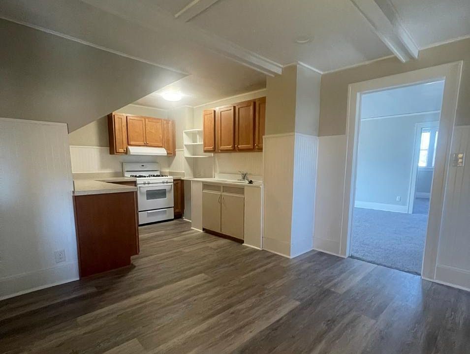 1st image of 2983 22nd St