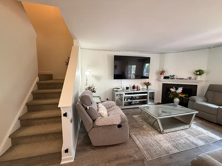 120 Village Dr — Photo 20