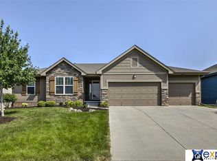 17106 Corby St, Omaha, NE 68116