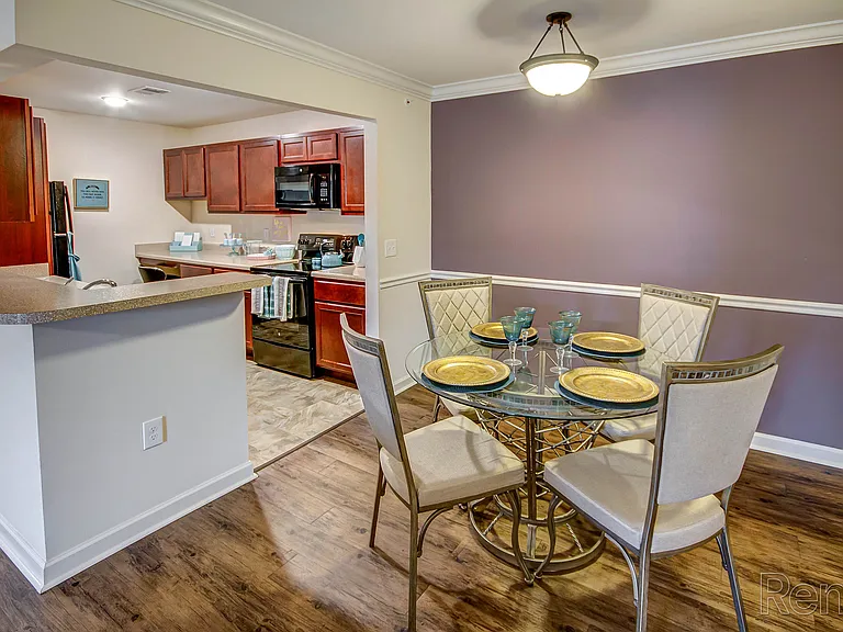 Nicholas Place Apartments — Photo 7
