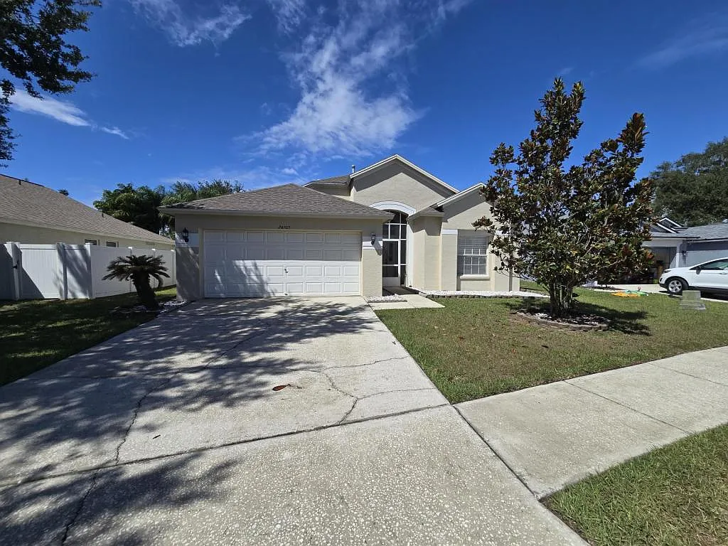 Building Photo - 24505 Landing Dr