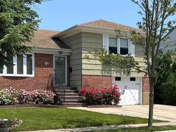 199 Central Avenue, Lynbrook, NY 11563