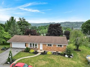 7225 Kingstead Dr, Slatington, PA 18080