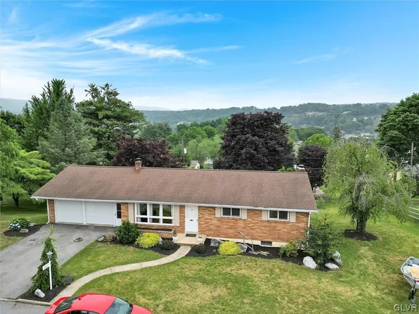 7225 Kingstead Dr, Slatington, PA 18080