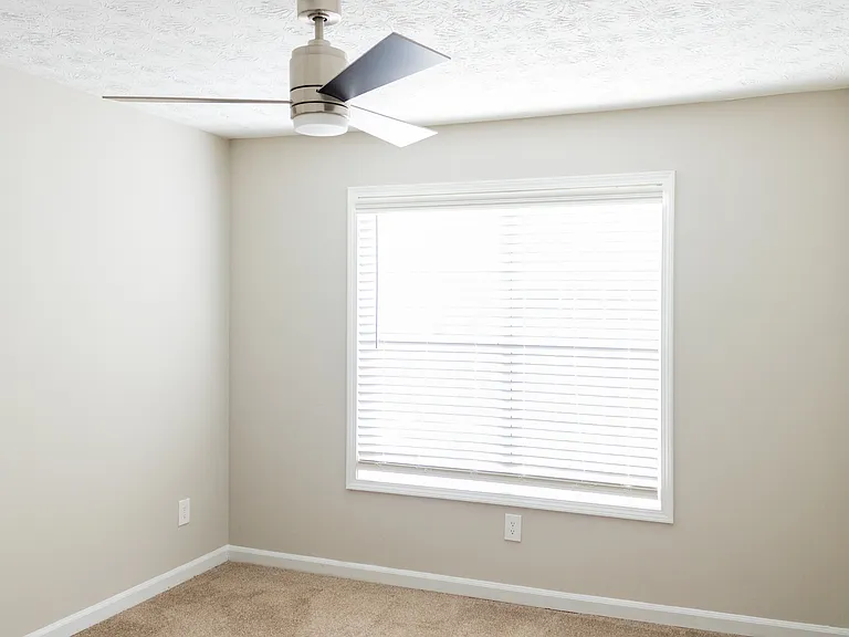 Twin Springs Apartments — Photo 33