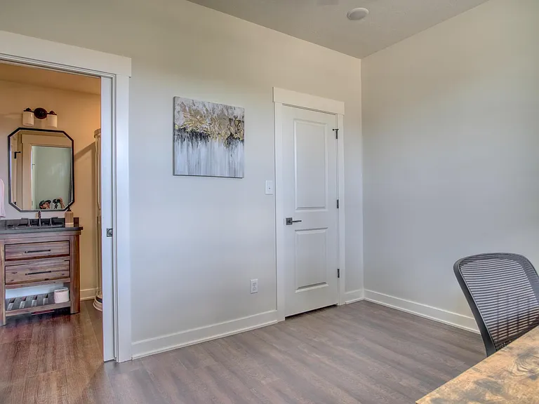 2130 Gent Ave — Photo 15