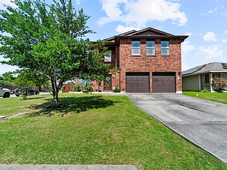 303 Quail Hollow Dr — Photo 2