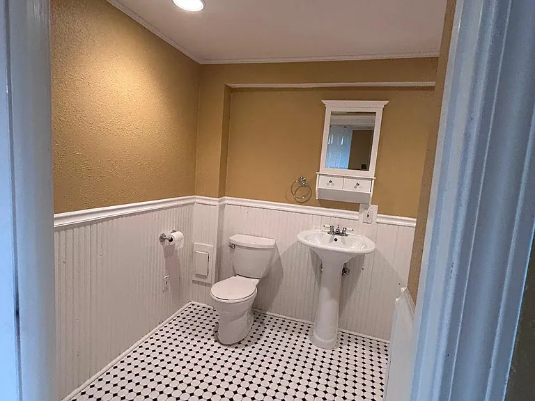 15317 Lowell Ave — Photo 24