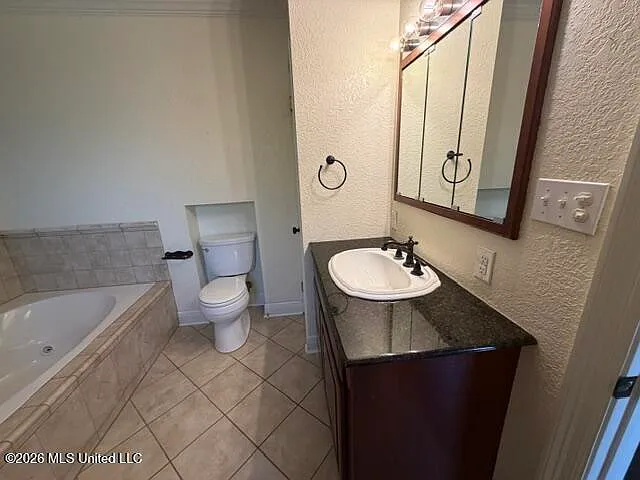 710 Mills Ave — Photo 21