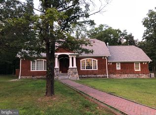 25 Death Valley Rd, Maysville, WV 26833