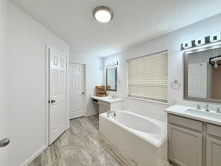 3226 Candlepine Dr — Photo 18