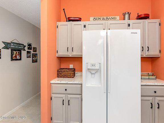 2nd image of 768 John Adams Ln