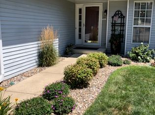 24 Woodbury Hl, Springfield, IL 62711