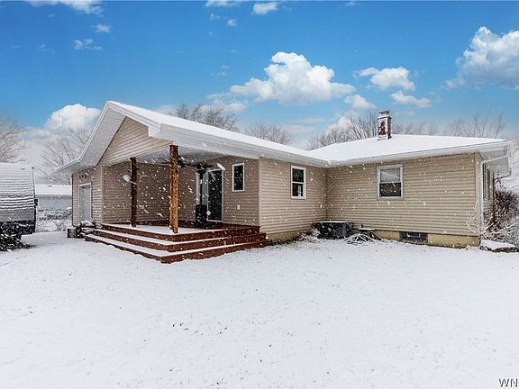 4th image of 427 Walck Rd