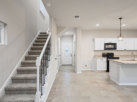 4th image of 6026 Waycross Ln