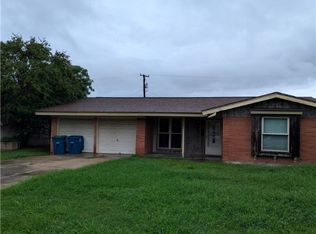 127 Rice Dr, Portland, TX 78374