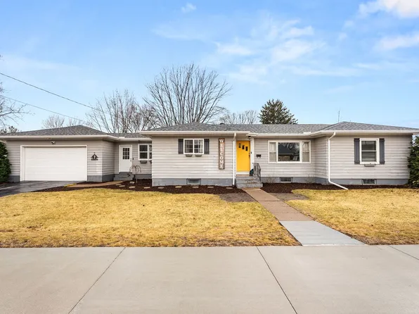 307 SE 8th Ave, Aledo, IL 61231