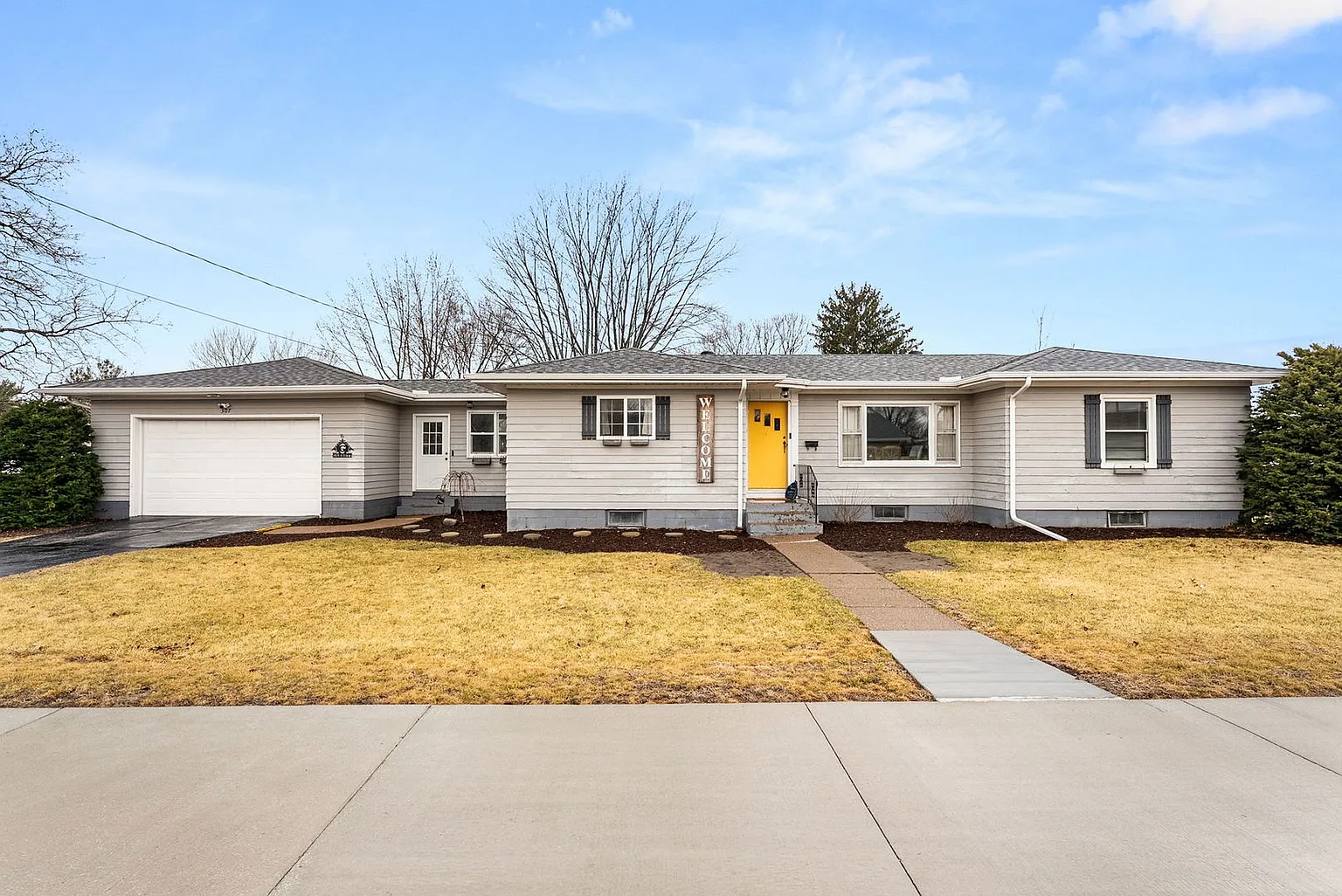 307 SE 8th Ave photo 1