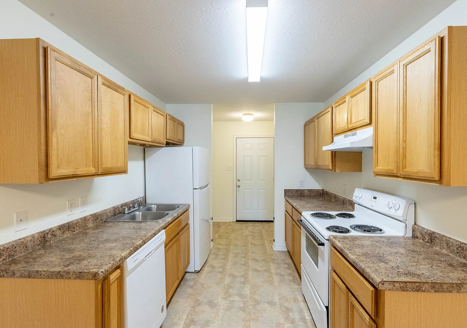3 Bedroom 2 Bath - D'Iberville — Photo 2