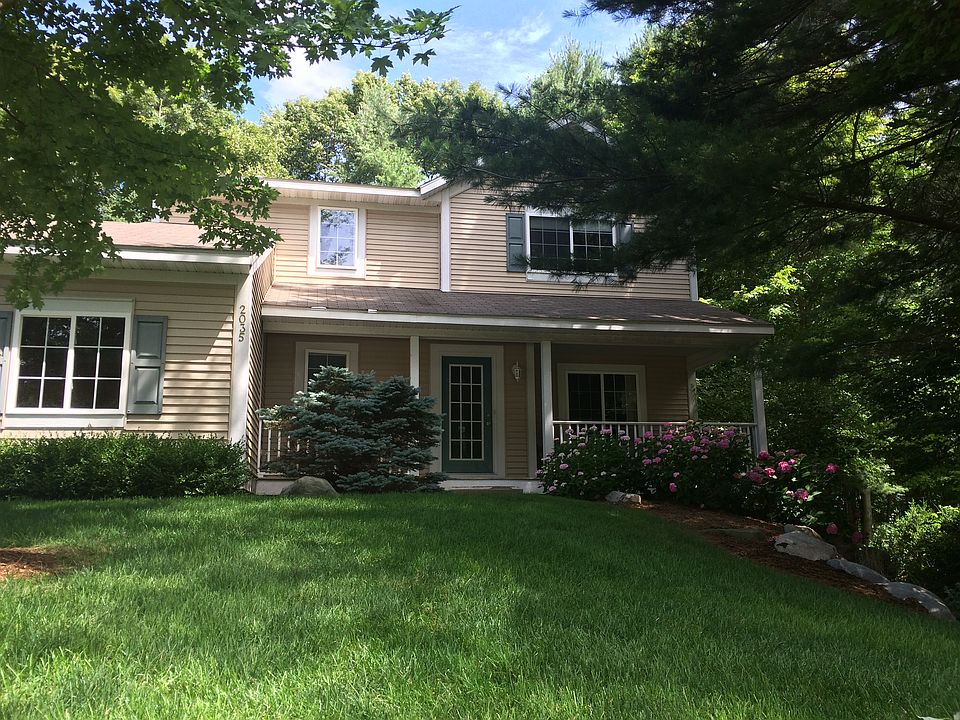 1st image of 2035 Woodlark Dr