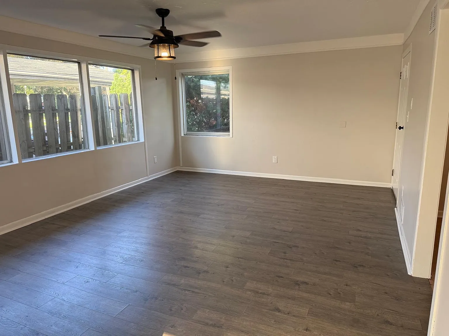 3 bed, 1079 sqft, $1,700 — Photo 2