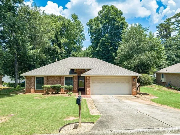 1381 Shady Cove Ln, Lawrenceville, GA 30043