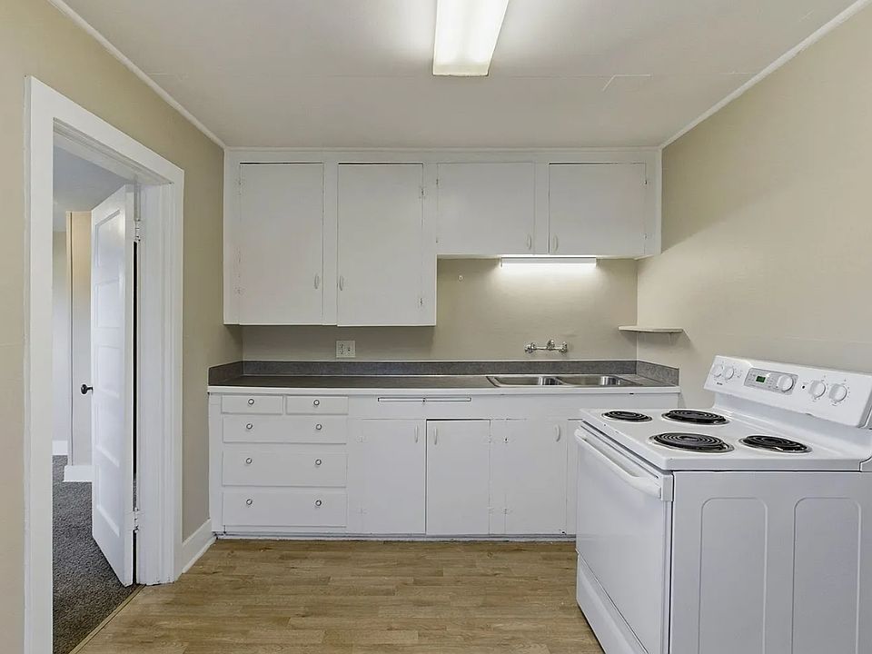 1st image of 103 2nd St #103