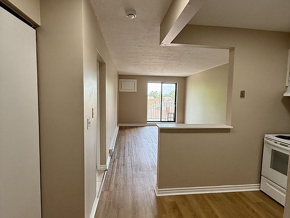 2nd image of 1191 Lillian Ave Unit 404