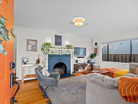 4th image of 3004 SE 62nd Ave