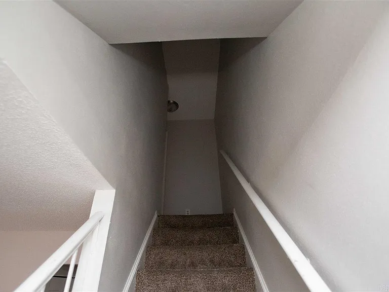 2112 Scotty Ct — Photo 9