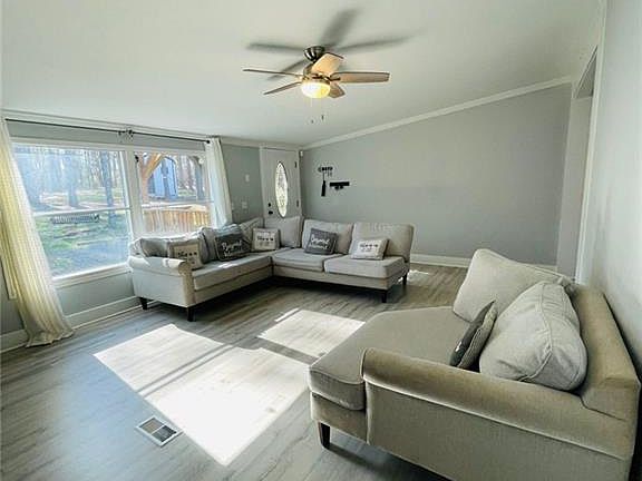 4th image of 489 Childers Rd